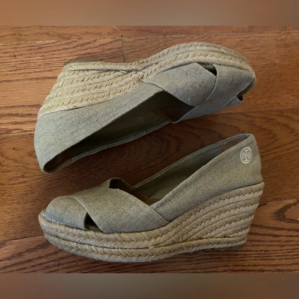 Tory Burch Fillipa Tan Wedges with Peep-Toe Design - Picture 5 of 9